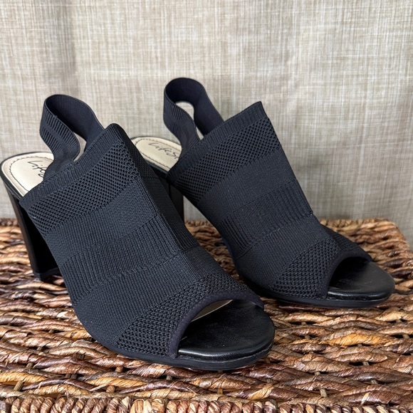 Life Stride Shoes - Elegant Black Women's Heeled Dressy Sandals - size 9